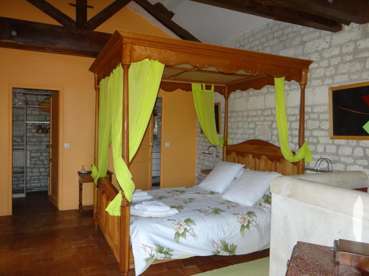 Gite Du Manoir Des Roches Saires Kültér fotó
